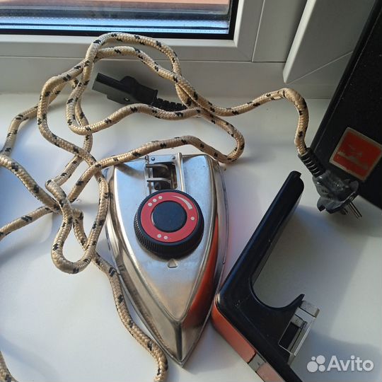 Утюг дорожный