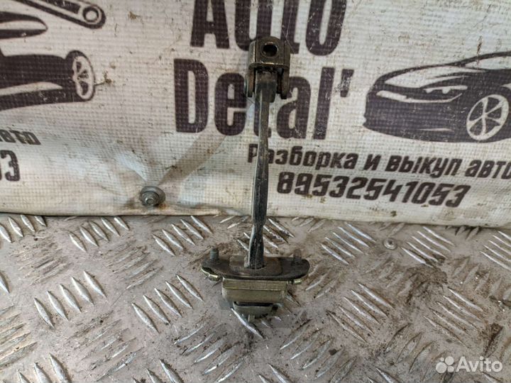 Ограничитель двери передний правый ford focus 1