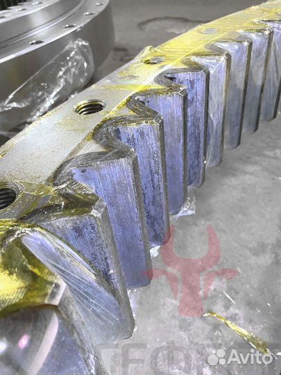 Поворотный круг Komatsu PC400-8