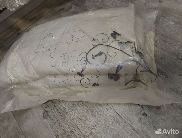 Накидки на кровать +постельное для малышей