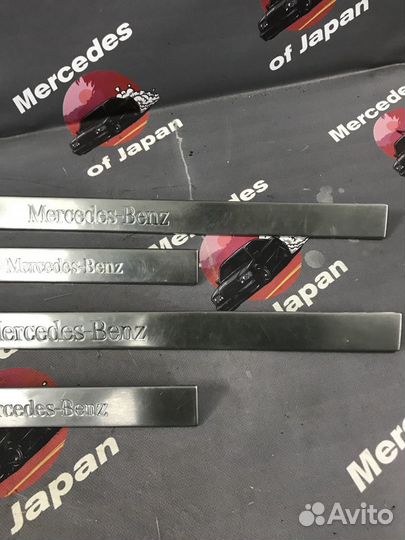 Декоративные хром накладки на пороги салона w163