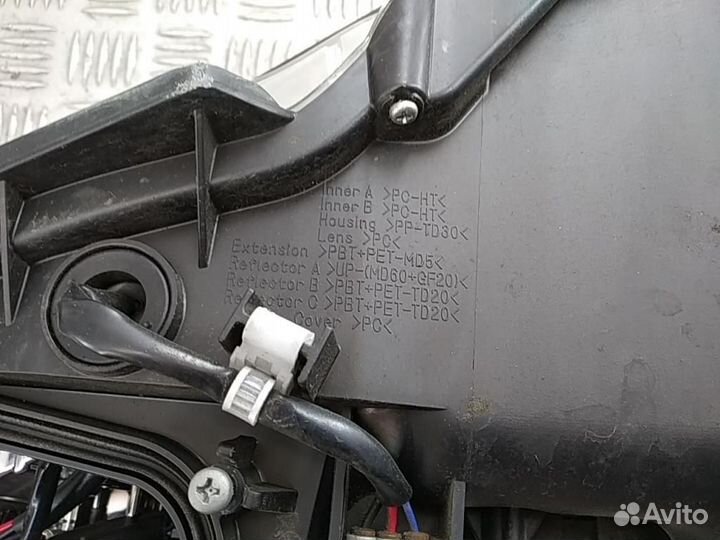 Фара правая Toyota Camry