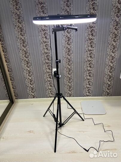 Кольцевая лампа 33 RGB со штативом