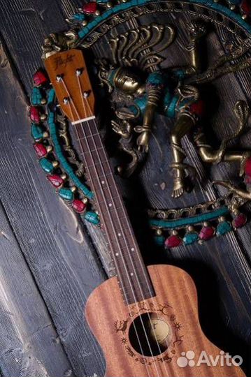 Укулеле тенор Flight NUT 310 + фирменный чехол