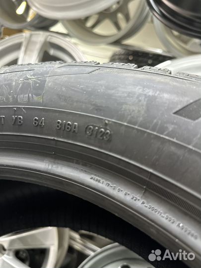 Pirelli Ice Zero FR 255/50 R19 107T