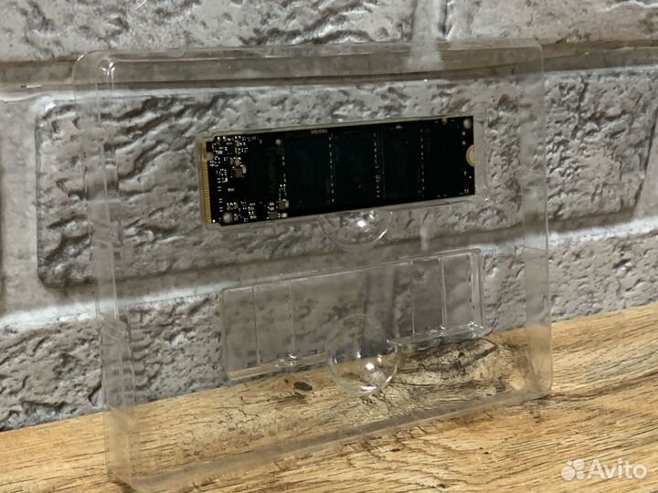 SSD Накопитель Crucial P2 (500GB)