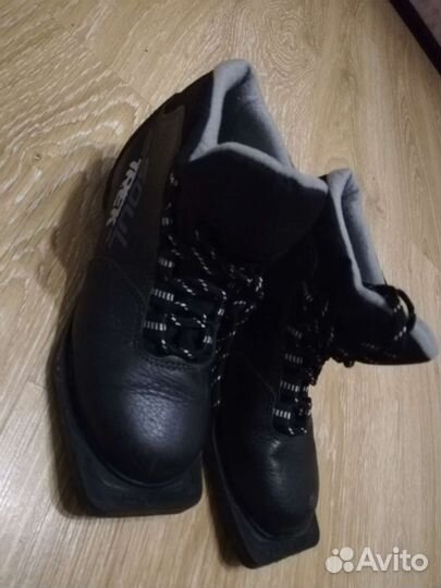 Лыжные ботинки