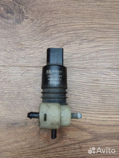 Помпа бачка омывателя Opel Astra J