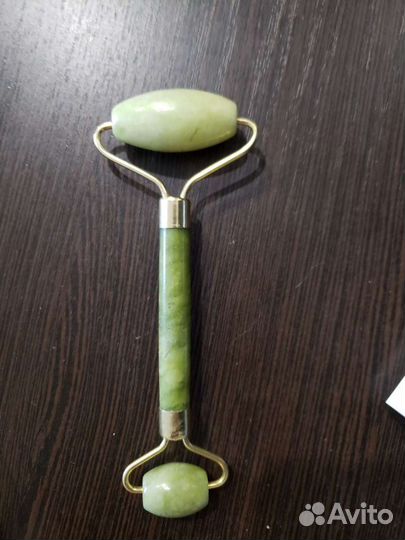 Ролик-массажер из нефрита