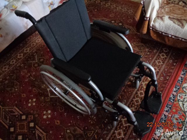 Кресло-коляска для инвалидов