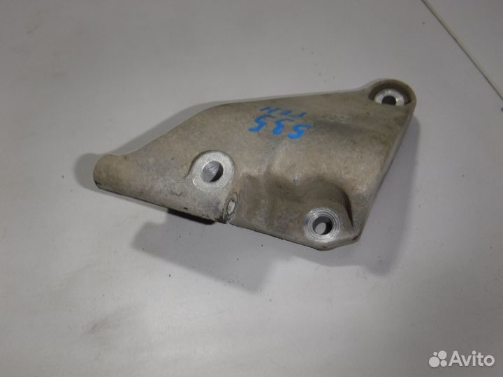 Кронштейн генератора Chevrolet Cruze