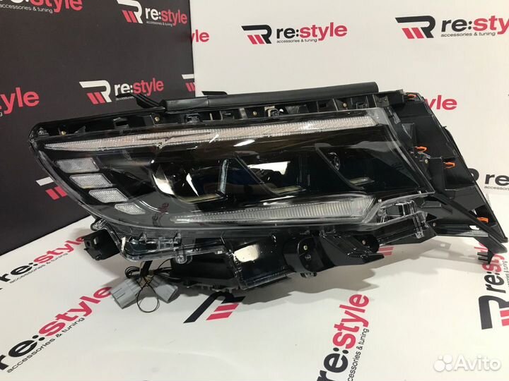 Фары Toyota Land Cruiser Prado 150 с18г D1973