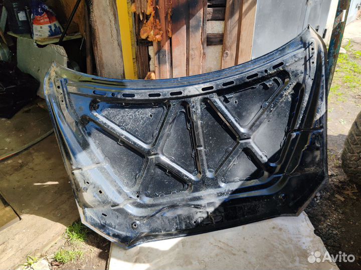 Капот lancer 10