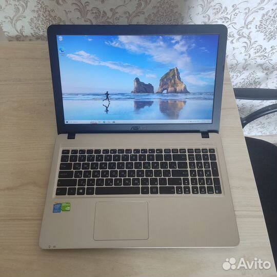 Мощный, игровой Asus,8Gb,SSD 240Gb, Geforce920M,i3