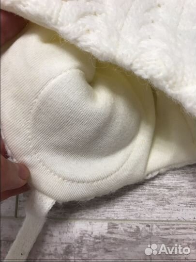 Тёплая красивая шапка