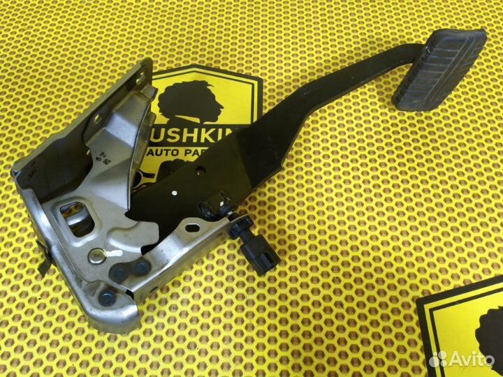 Педаль тормоза Mitsubishi Lancer CY 4A91 2007