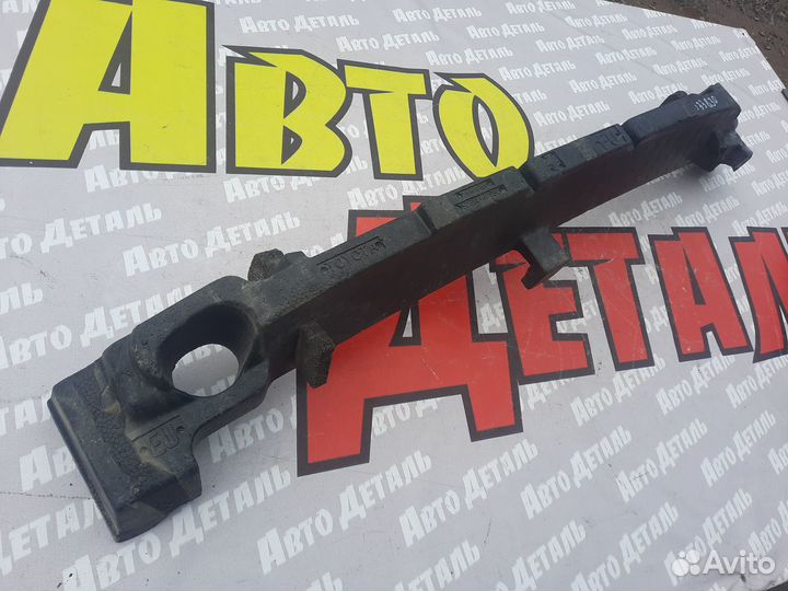 Абсорбер переднего бампера Toyota Rav 4 2013