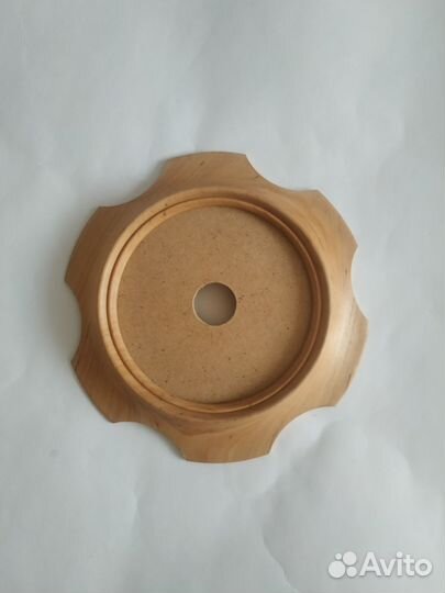 Деревянная рамка для оформления картин