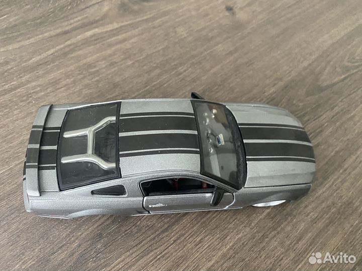 Модель 1/24 2000 Ford Mustang gt maisto