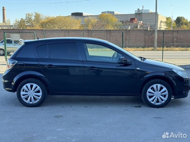 Opel Astra 1.6 МТ, 2013, 130 450 км