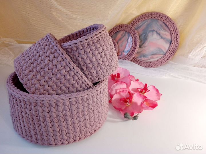 Набор вязаных интерьерных шкатулок