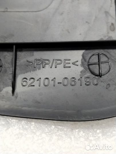 Накладка порога передняя правая Toyota Camry XV50