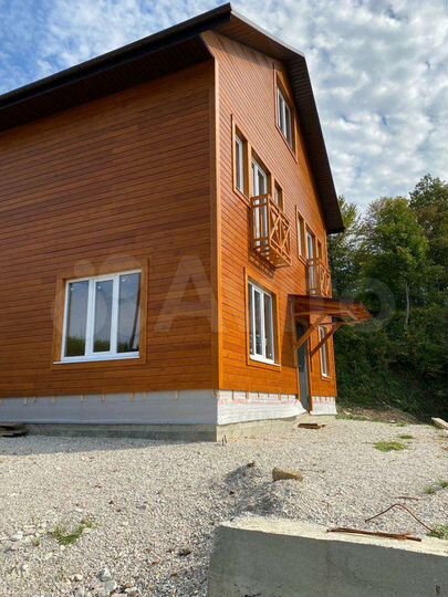 Дом 186 м² на участке 5 сот.