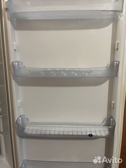 Холодильник Indesit C-Pentane