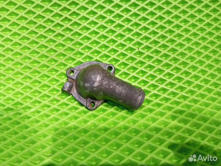 Крышка термостата Nissan Primera P11