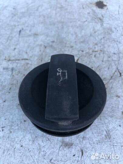 Крышка масло горловины Audi A8 D3 4.2 BGH 2005г