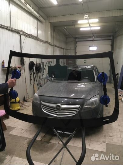 Лобовое стекло Опель Инсигния