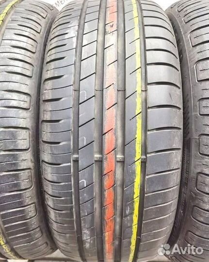 Goodyear EfficientGrip Performance 215/55 R17 94V