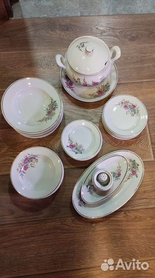 Сервиз столовый с клеверами