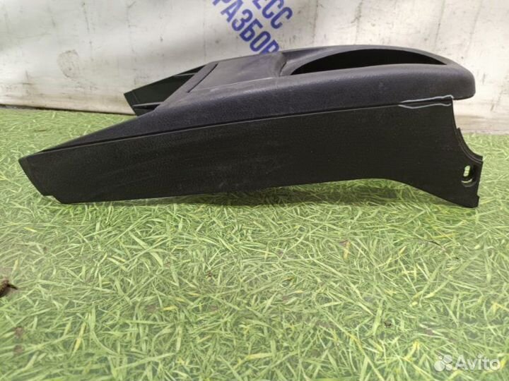 Консоль между сидений Volkswagen Passat B5 седан