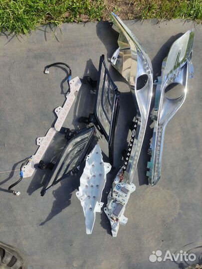 Фары Toyota Land Cruiser