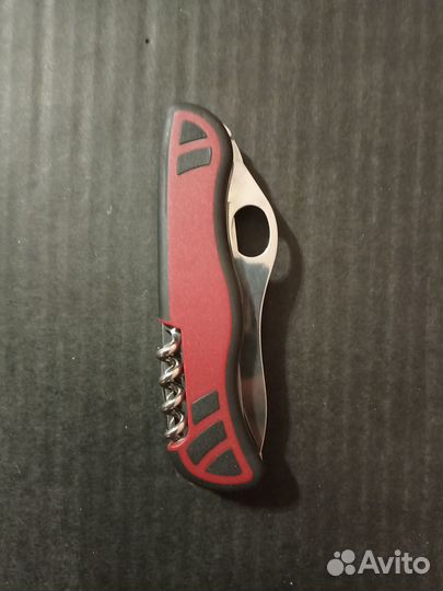 Victorinox Forester One Hand