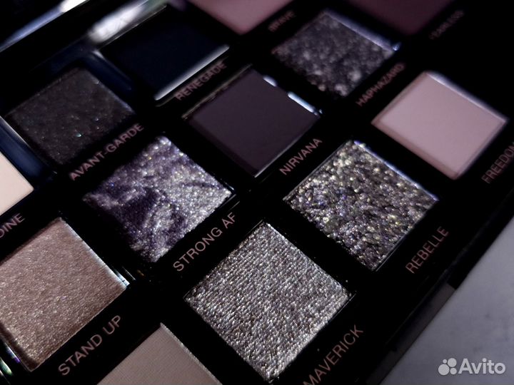 Huda Beauty Pretty Grunge
