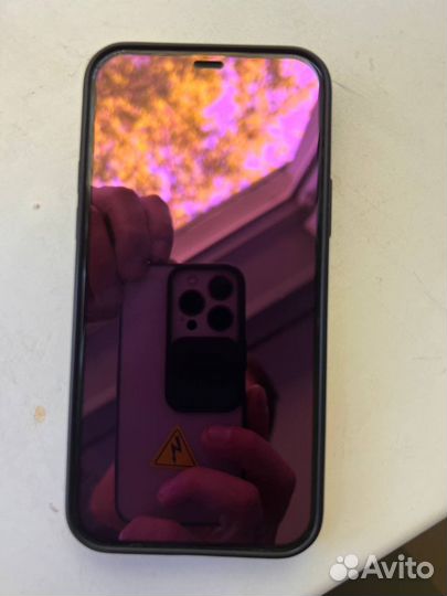 Телефон iPhone 12
