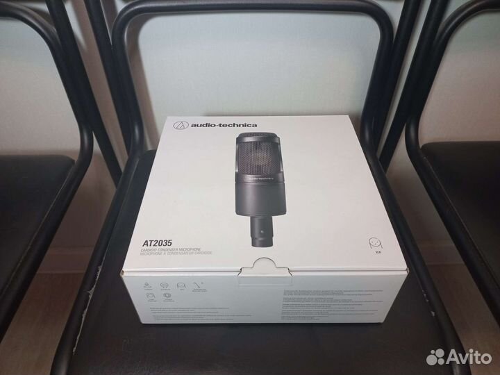 Студийный микрофон Audio-Technica AT2035