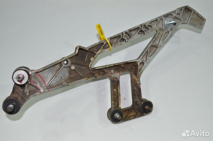 Крепление подножек левое Ducati Monster 400