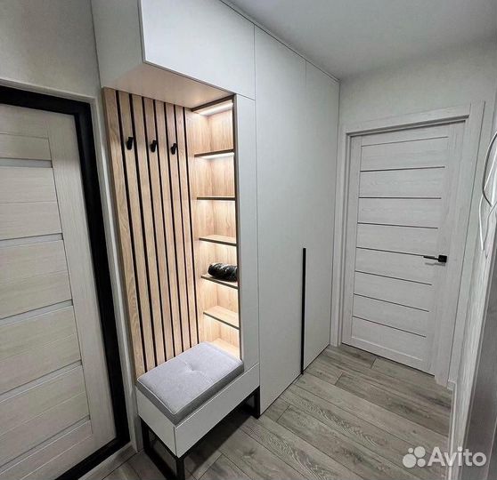 Прихожая белая