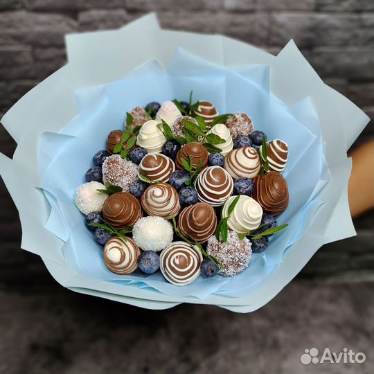 Букет из клубники в шоколаде, клубника в шоколаде
