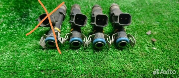 Форсунка топливная Mazda 6 седан 2.0 2006