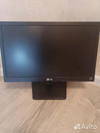 Монитор Lg flatron e 1942