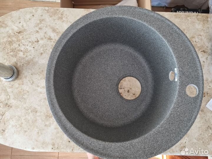 Кухонная мойка из искусственного камня