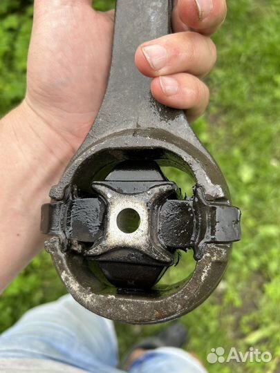 Подушка двигателя правая/нижняя Volkswagen polo V