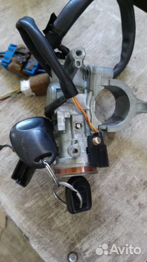 Замок зажигания Митсубиси Паджеро Спорт