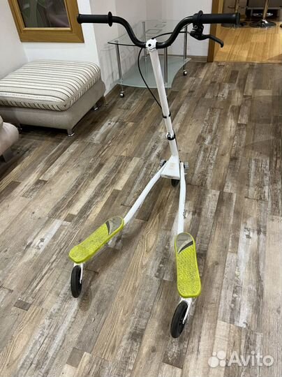 Инерционный самокат 3-х колесный fliker3