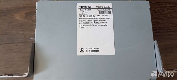 Штатное головное устройство Toyota Prius