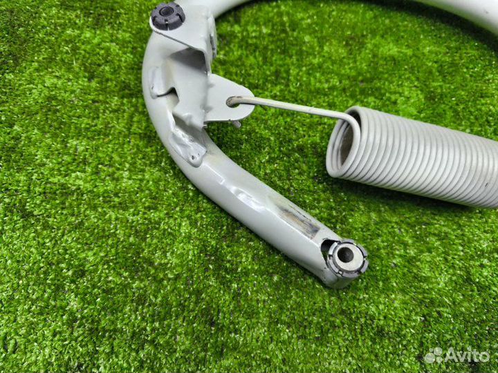 Петля багажника правая Mercedes-Benz C-Class W204